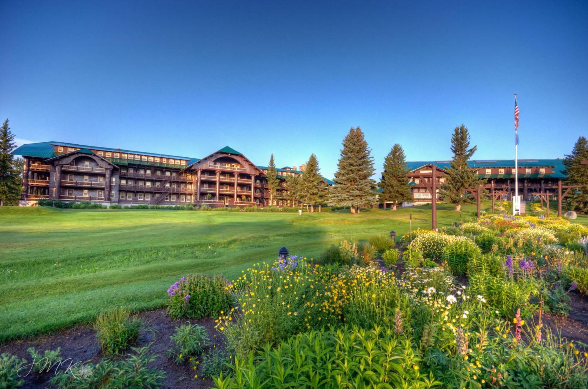 East Glacier Park Village冰川公园旅馆别墅 外观 照片