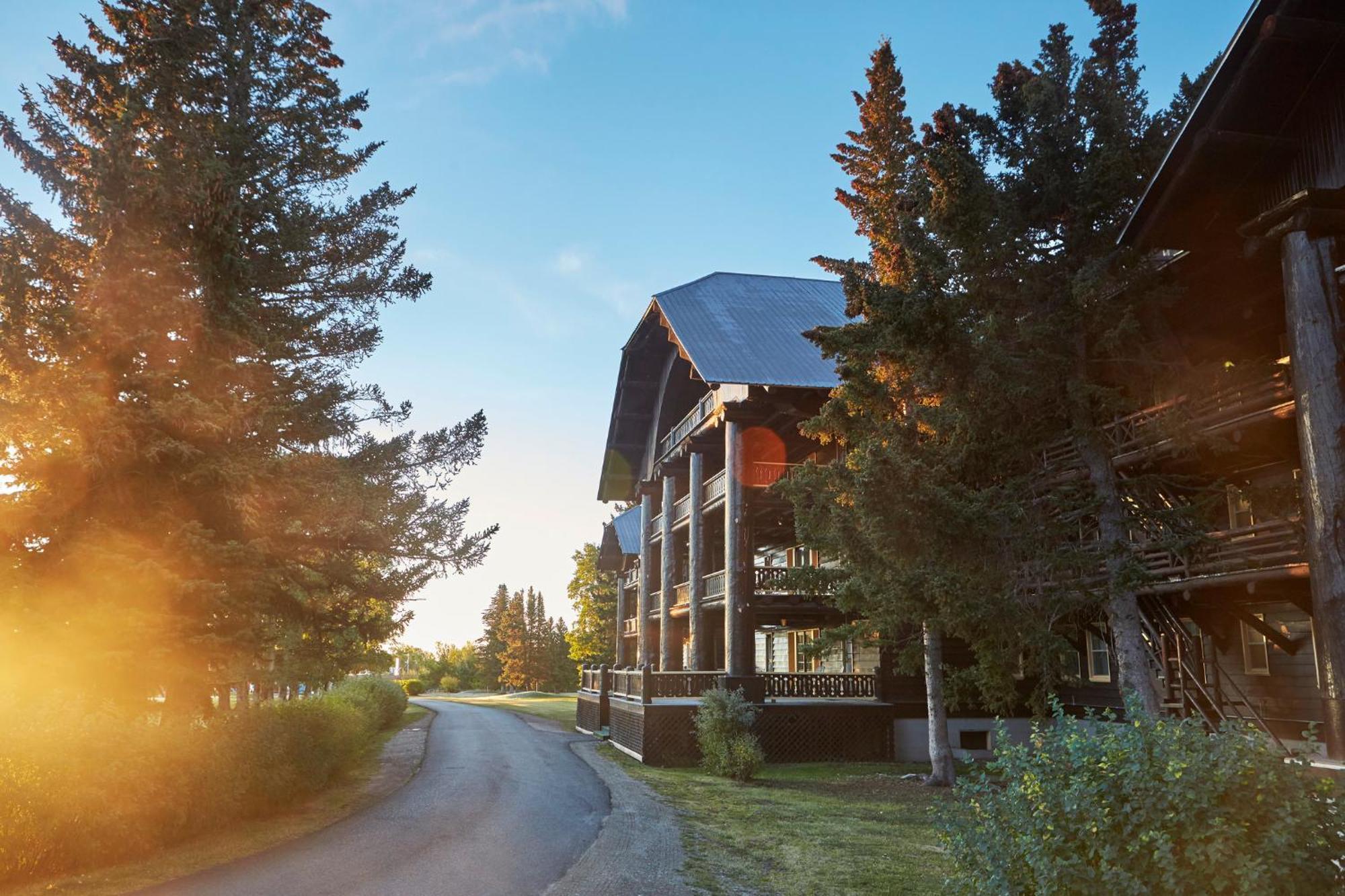 East Glacier Park Village冰川公园旅馆别墅 外观 照片