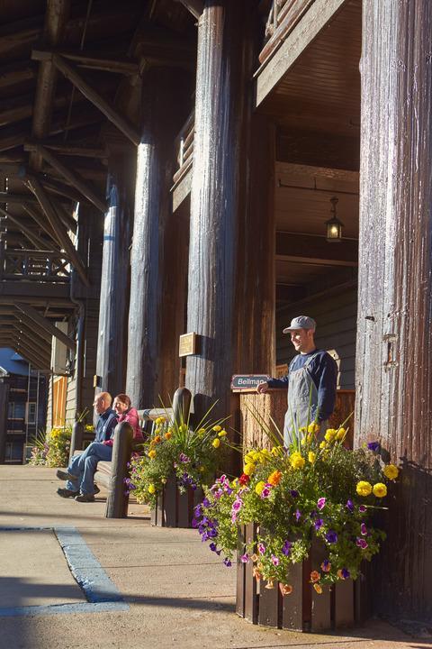 East Glacier Park Village冰川公园旅馆别墅 外观 照片
