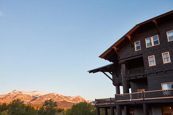 East Glacier Park Village冰川公园旅馆别墅 外观 照片