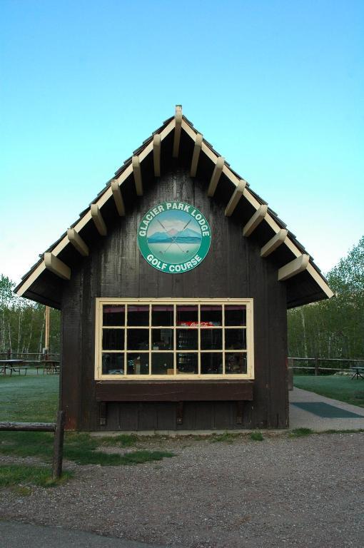 East Glacier Park Village冰川公园旅馆别墅 外观 照片