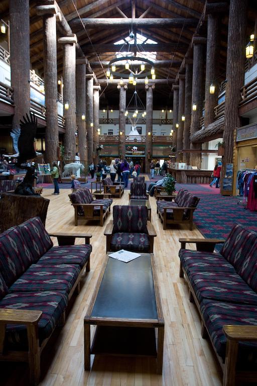 East Glacier Park Village冰川公园旅馆别墅 外观 照片